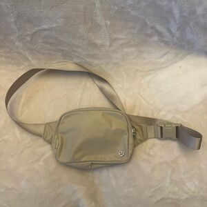 Lululemon belt bag 1L